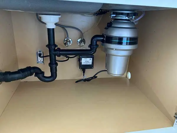 kitchen-sink-plumbing-service